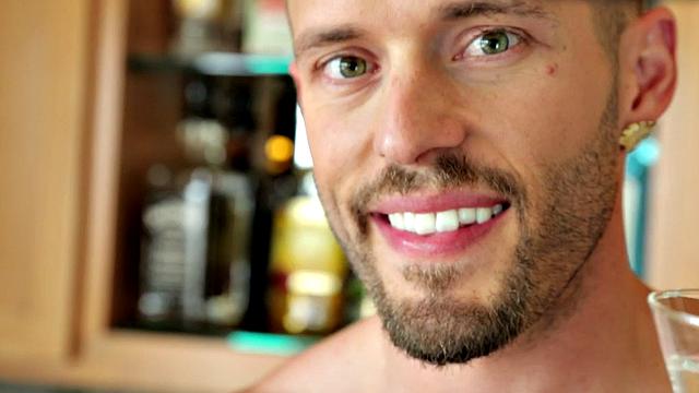 A muscular amateur tugging off until he shoots a hot load