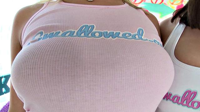 Oral Stimulation With Lenna And Allie