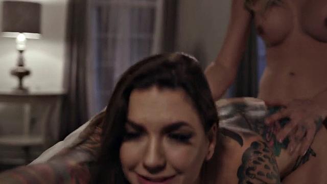 Transsexual lady loves ass fucking with male partner