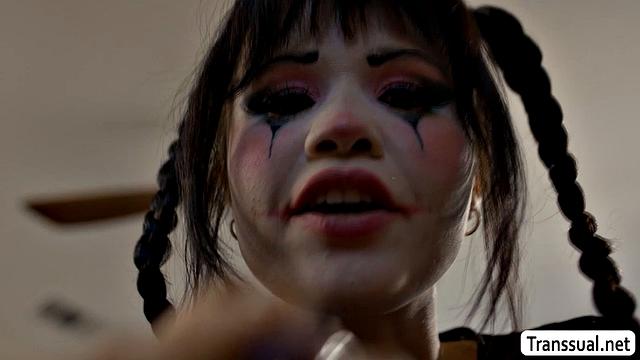 Letting my friend use my pussy as a sex toy