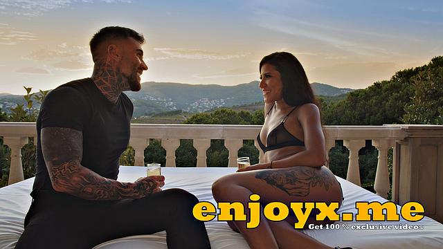 Sunset kindles the fiery zeal of Spanish brunette, Andrea Retali. Horny and dissolute, she gets porked outside - a luxurious XXX porn experience!