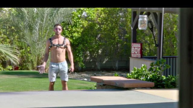 Качок ловит жаркий анальный секс от другого парня на свежем воздухе.