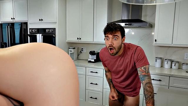 Hugetitted PAWG cock riding