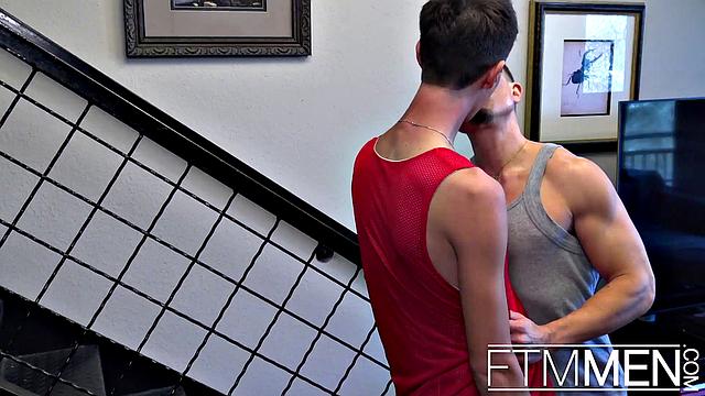 Beaux James и Luke Connors даже кофе не налили - сразу к делу