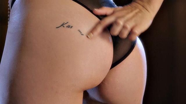 Alina Lopez Masturbates in Lingerie