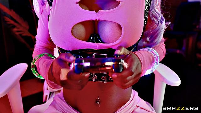 Distracting The Gaming Girl