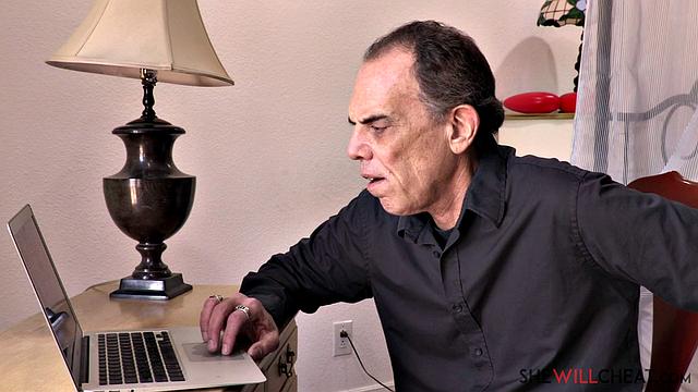 Busty milf Richelle Ryan cheats on husband while he secretly watches!