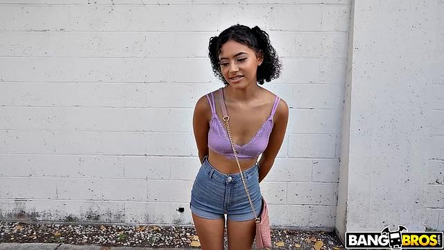 Cute Girl Gets Banged For Cash