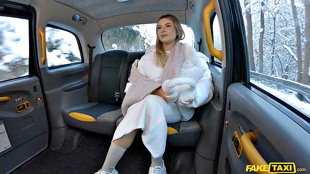 Moneyless Lingerie Model