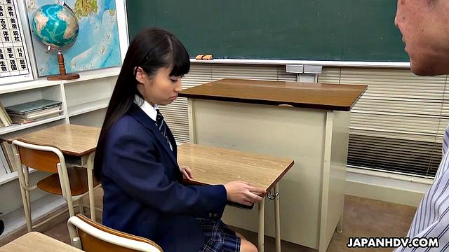 Tomomi Motozawa does role play in the uniform club