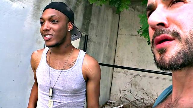 Nubian picked up assfucked outdoor by white stud