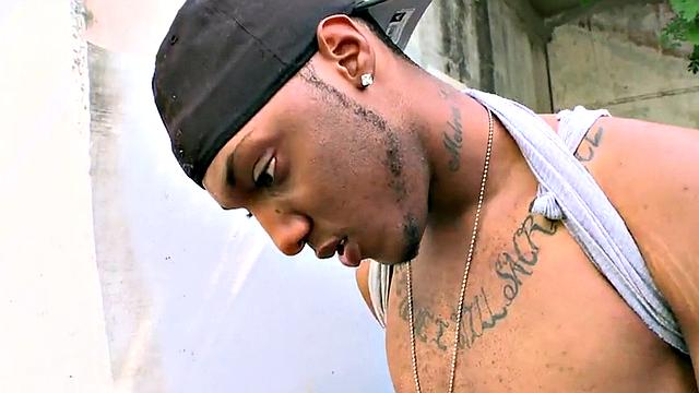 Nubian picked up assfucked outdoor by white stud