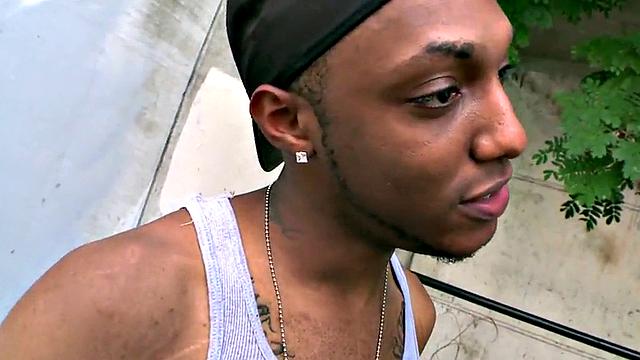 Nubian picked up assfucked outdoor by white stud