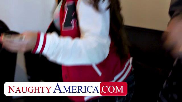 College girl Lizz Tayler meets with her sugar daddy