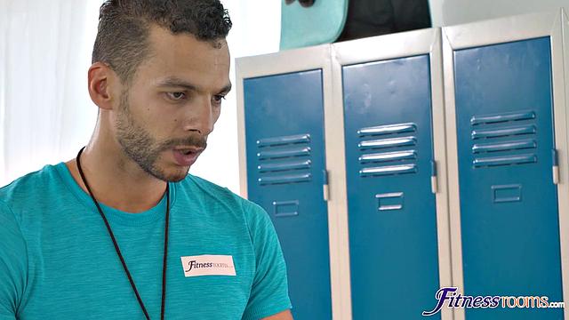 Milf and petite gym threesome