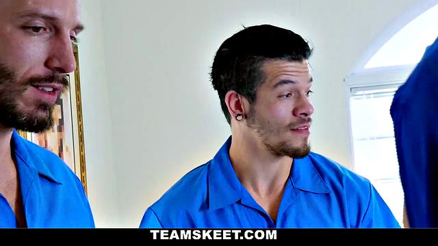 Tiny Muslim Makes a Deal