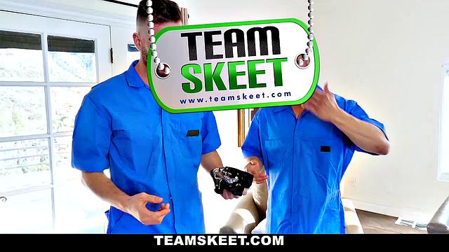 Tiny Muslim Makes a Deal