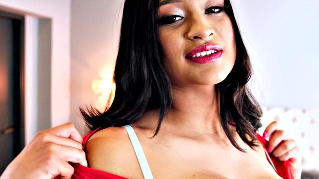 Bella Apont Finger-lickin' Good