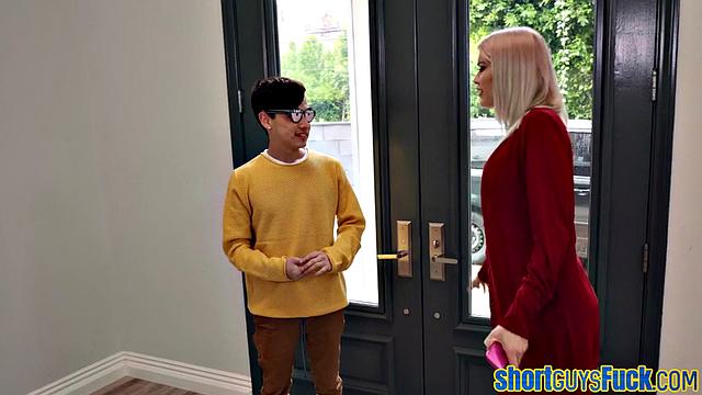 Short king drilling bigass cougar