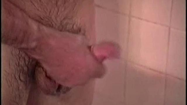 волосатый генри кончает в ванне и трахается со мной снова