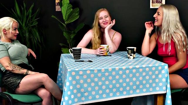 CFNM babes blowing older guy's dick at the cafe