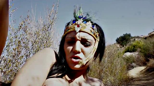 Gilda Mane Lets The Sultan Outside