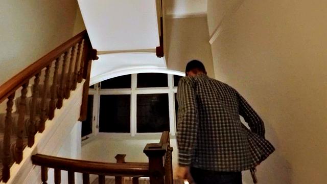 Дэнни Д жёстко трахает Эмбер Джейн и Бруклин Блю разными позами, кончает на лицо обеим взрослым женщинам.