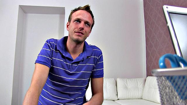 Guy Cheats On His Girlfriend For Agent's Wet Pussy