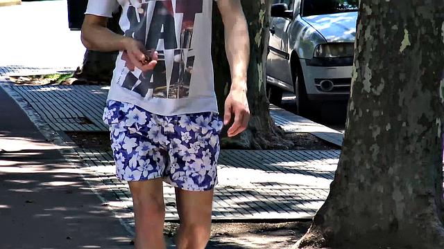 проснулся в туалете и получил голый трах от незнакомца