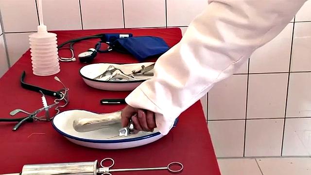 jannys king получает кремпай от латексной докторши