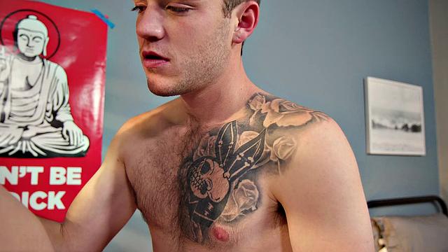 Скотт Финн сбивает Тревора Харриса с толку жёстким трахом