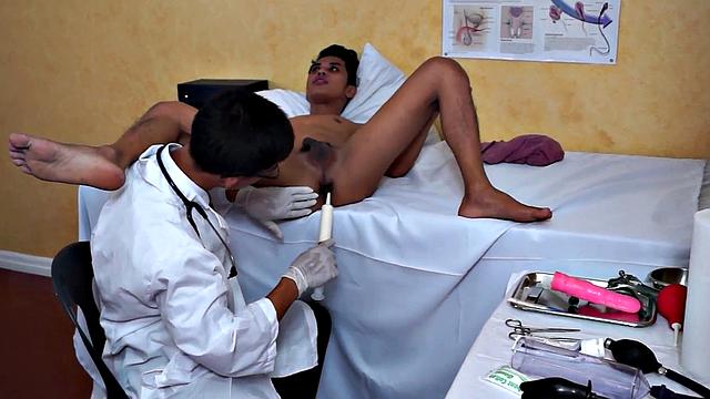 Asian patient gets filled in by perverted doctor