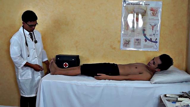 Asian patient gets filled in by perverted doctor