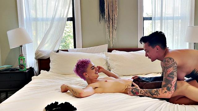 Colored hair lez pussylicked by inked queer at home