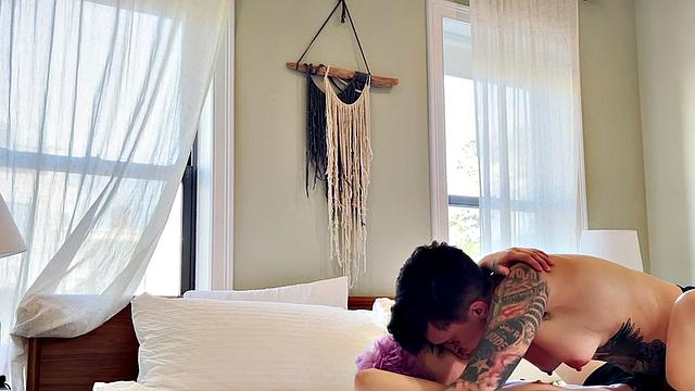 Colored hair lez pussylicked by inked queer at home