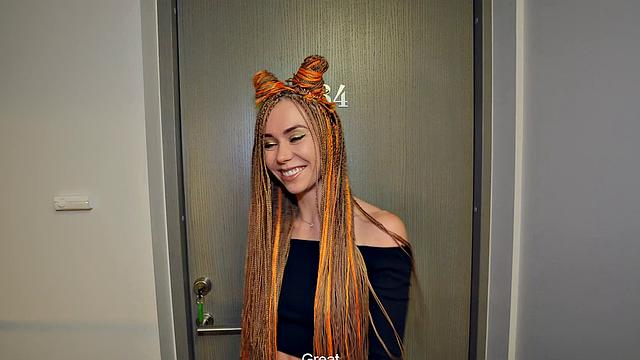 блондинка-балерина получает анальный секс на кухне