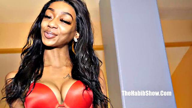 Julian St Jox и Naomi Lockheartt наслаждаются чувственной игрой между стройными телами