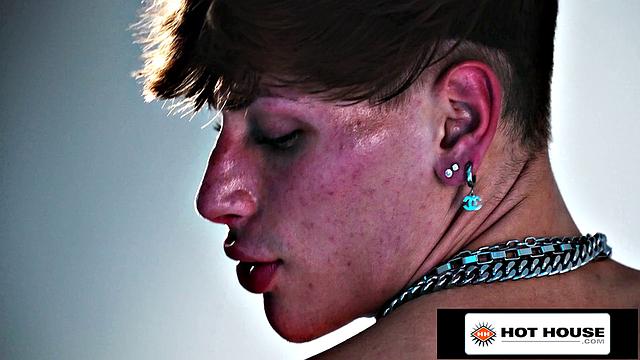 Hothouse - Hamdsome Jock Rides a Big Bbc & Loves It