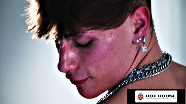 Hothouse - Hamdsome Jock Rides a Big Bbc & Loves It