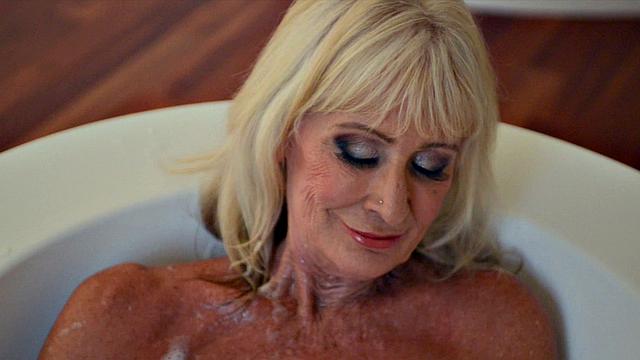 Leah L'Amour gets wet and soapy