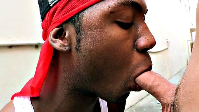 Black dude drilled in asshole outdoors in wetness