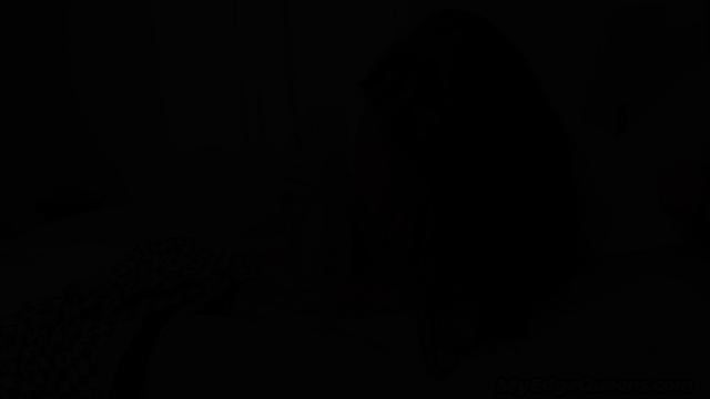 Cum controlling cougar gets mean