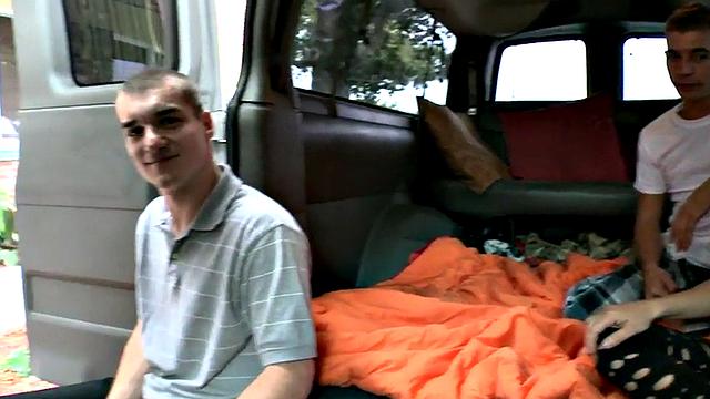 Real straight cum-showering twunk