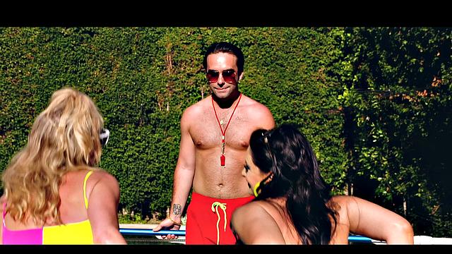 Sexier Things With Poolside Moms