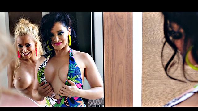 Sexier Things With Poolside Moms