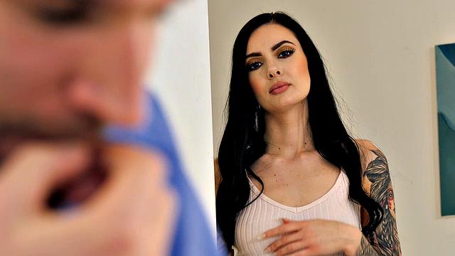 Marley Brinx Distracts Stepbrother