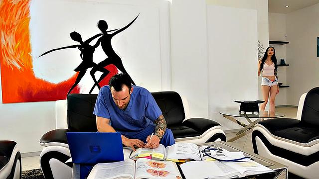 Marley Brinx Distracts Stepbrother