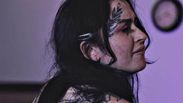 Busty les pussylicking gf before fingered in couple