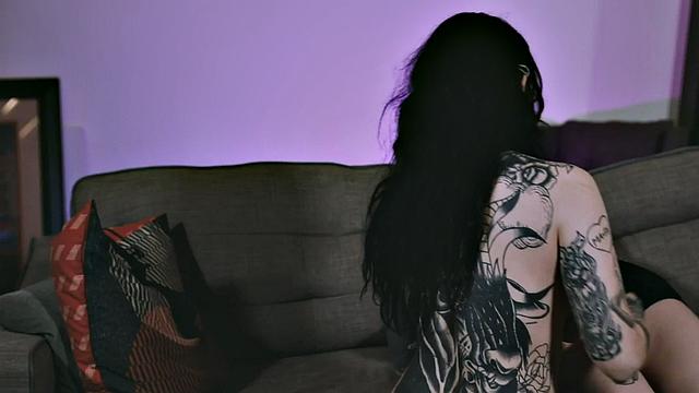 Busty les pussylicking gf before fingered in couple