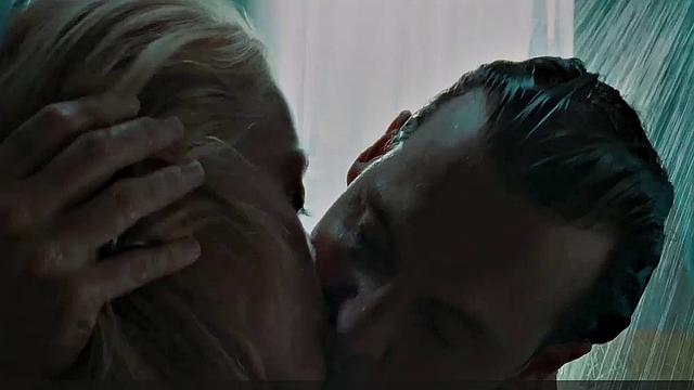 эмбер херд без лифчика, характер при ней